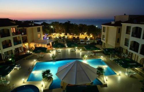 Paradise Bay Hotel Pomorie Eksteriør bilde