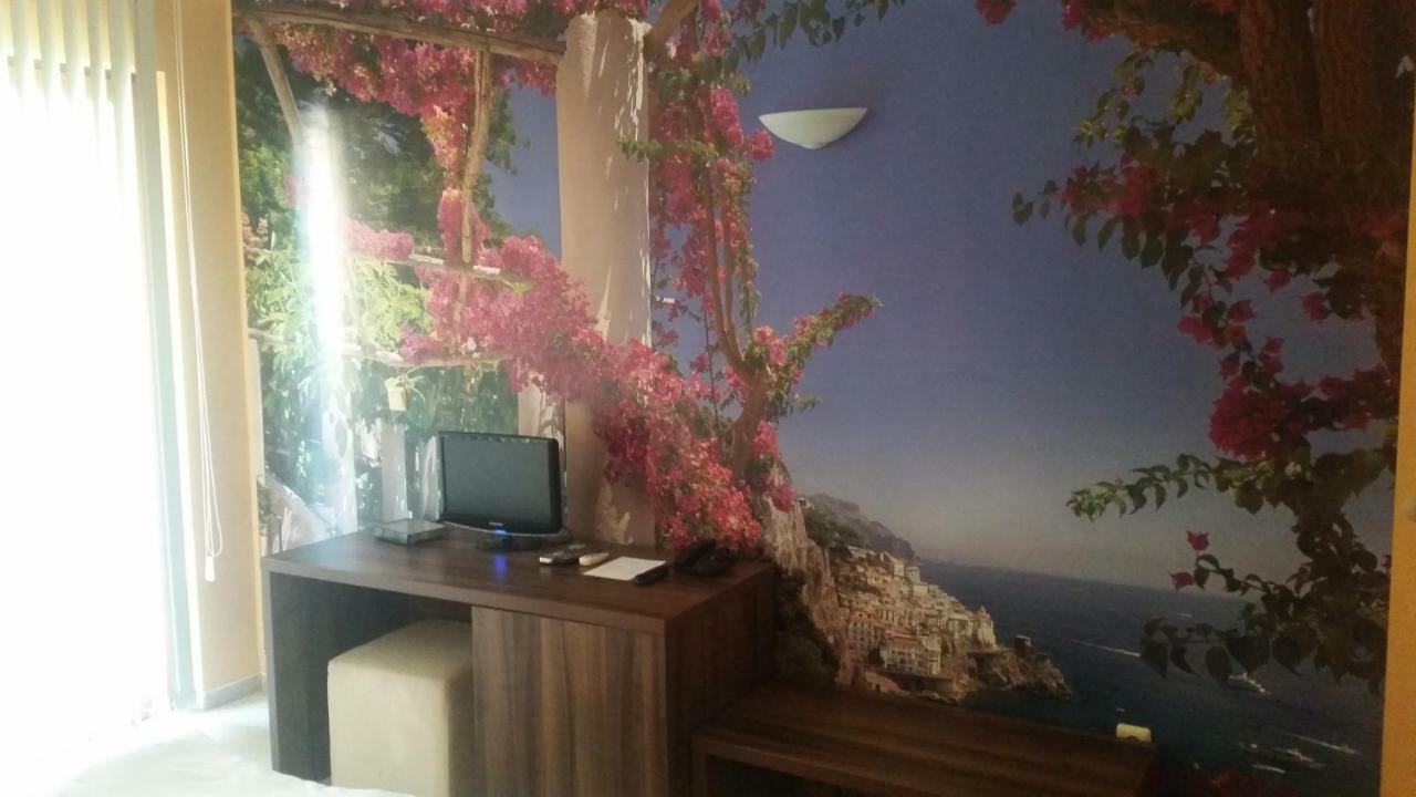 Paradise Bay Hotel Pomorie Eksteriør bilde